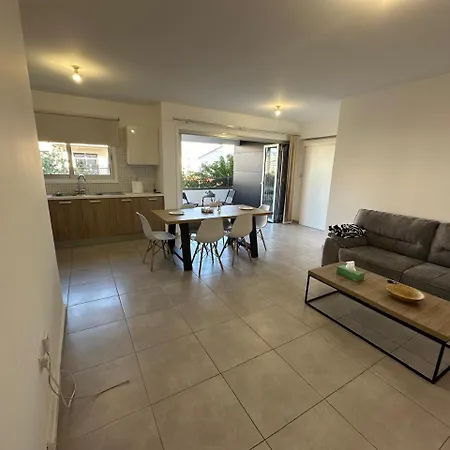 Two Bedrooms With Private Balcony Apartmán