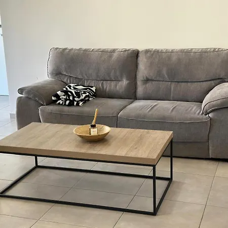 דירה Two Bedrooms With Private Balcony *