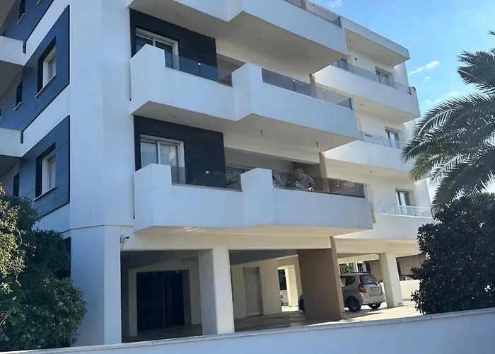 דירה Two Bedrooms With Private Balcony